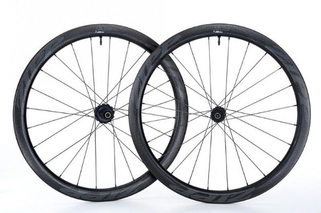 Изображение ZIPP 303 NSW Carbon Clincher Tubeless Disc Brake